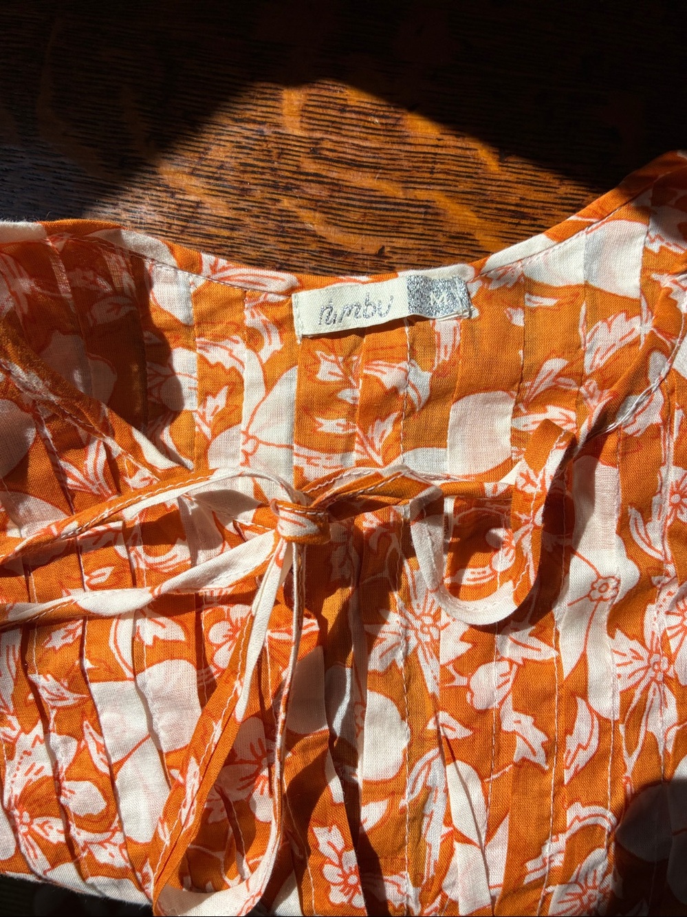 NWOT $128 Italian brand Nimbu sleeveless blouse fits like size S floral